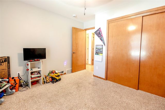 4707 Indian Ridge Street SW, Cedar Rapids, IA 52404