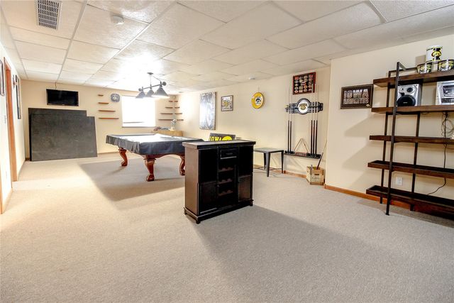 4707 Indian Ridge Street SW, Cedar Rapids, IA 52404