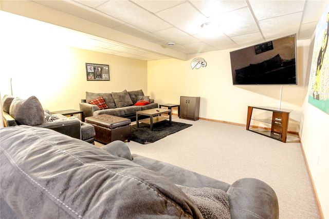 4707 Indian Ridge Street SW, Cedar Rapids, IA 52404