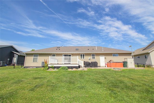 4707 Indian Ridge Street SW, Cedar Rapids, IA 52404