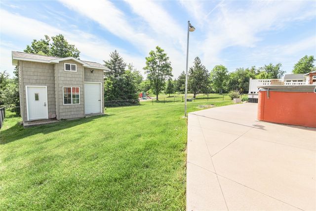 4707 Indian Ridge Street SW, Cedar Rapids, IA 52404