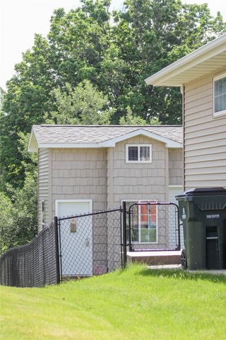 4707 Indian Ridge Street SW, Cedar Rapids, IA 52404