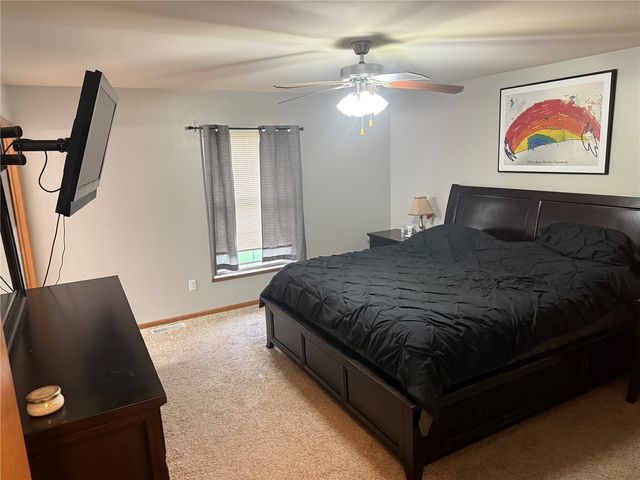 4707 Indian Ridge Street SW, Cedar Rapids, IA 52404