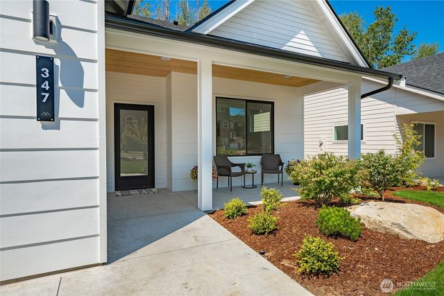 709 E 5th Street, Nooksack, WA 98276