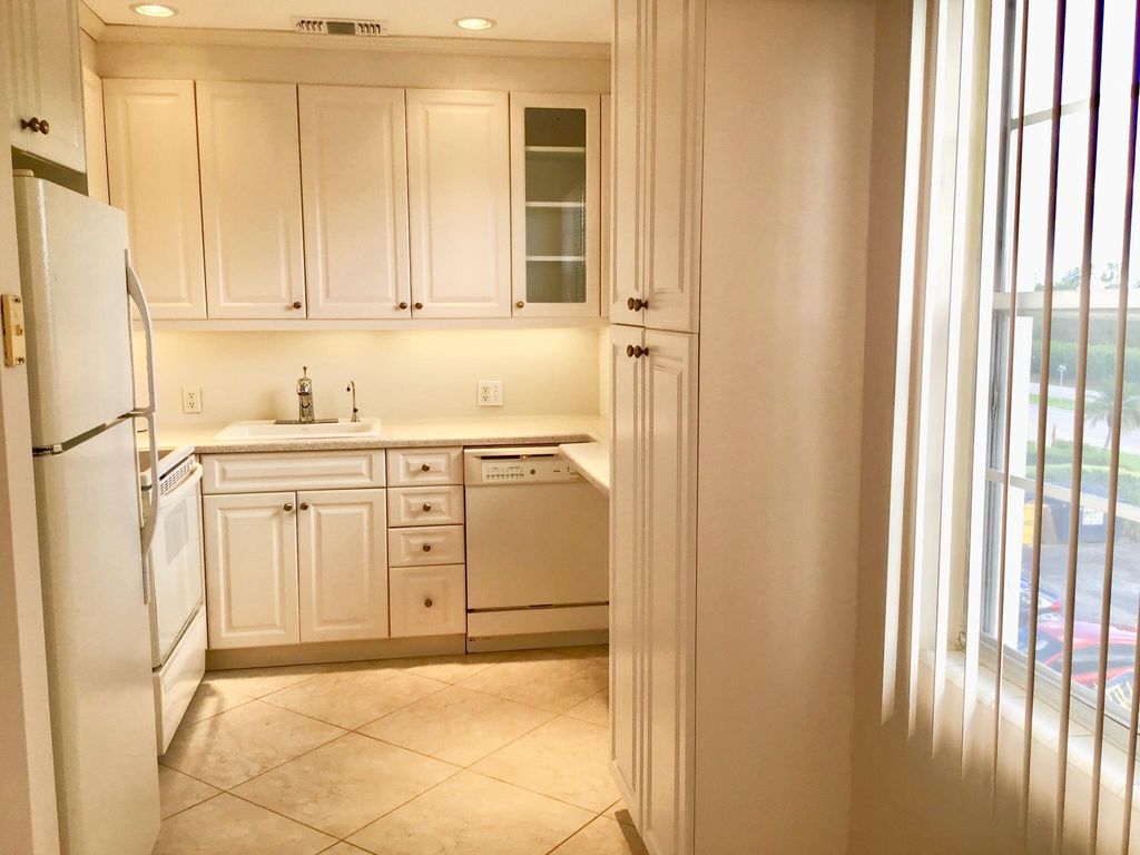 336 Brighton H, Boca Raton, FL 33434