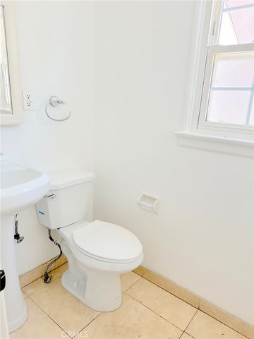 14722 Addison, Sherman Oaks, CA 91403