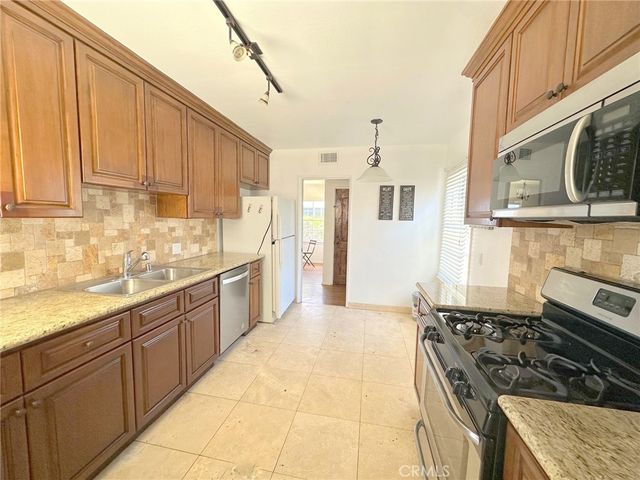 14722 Addison, Sherman Oaks, CA 91403