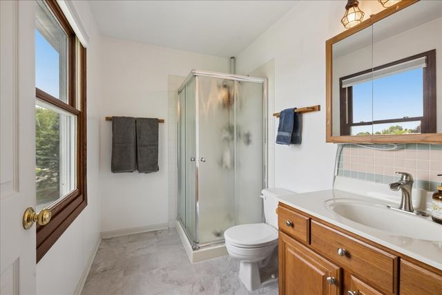 6 Crofton Court, Lake In The Hills, IL 60156