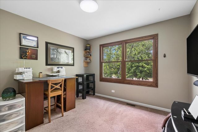 6 Crofton Court, Lake In The Hills, IL 60156