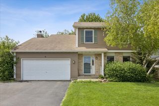 6 Crofton Court, Lake In The Hills, IL 60156