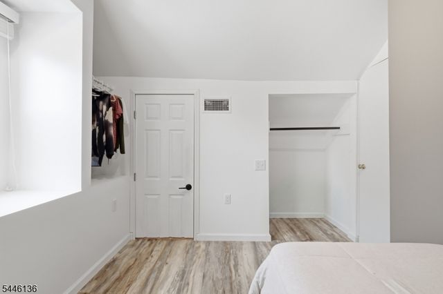 124 Rivervale Rd, River Vale Twp., NJ 07675