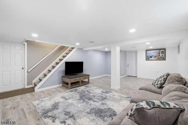 124 Rivervale Rd, River Vale Twp., NJ 07675
