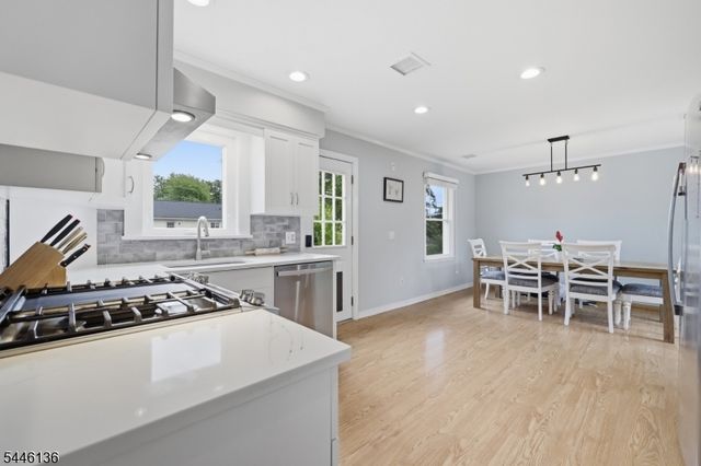 124 Rivervale Rd, River Vale Twp., NJ 07675