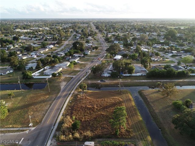 13 Alabama RD N, Lehigh Acres, FL 33936