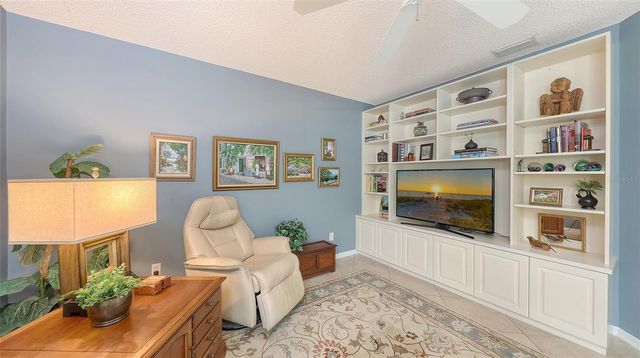 5568 COUNTRY CLUB WAY, Sarasota, FL 34243