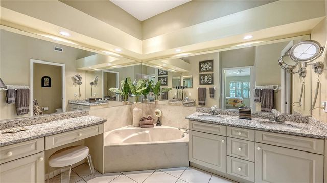 5568 COUNTRY CLUB WAY, Sarasota, FL 34243