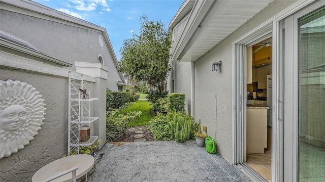 5568 COUNTRY CLUB WAY, Sarasota, FL 34243