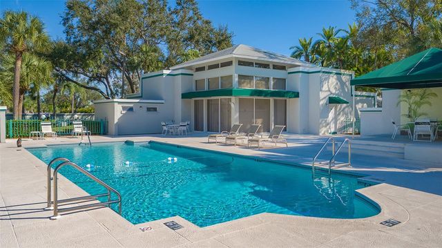 5568 COUNTRY CLUB WAY, Sarasota, FL 34243