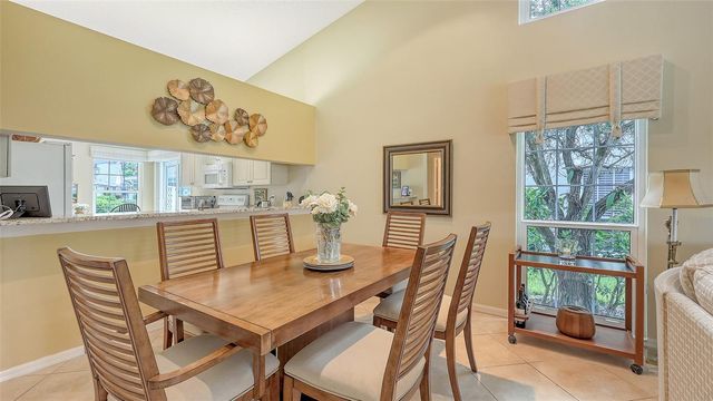 5568 COUNTRY CLUB WAY, Sarasota, FL 34243