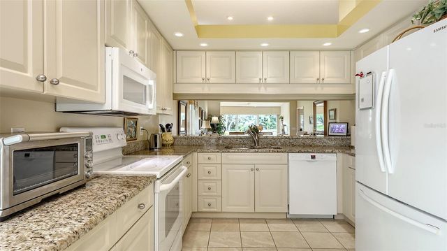 5568 COUNTRY CLUB WAY, Sarasota, FL 34243