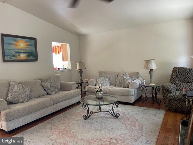 6191 ROBIN DR, Mays Landing, NJ 08330