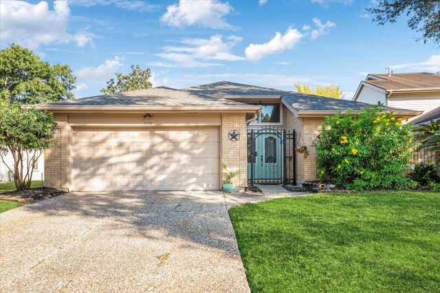 7238 N Hearthstone Green Drive, Houston, TX 77095