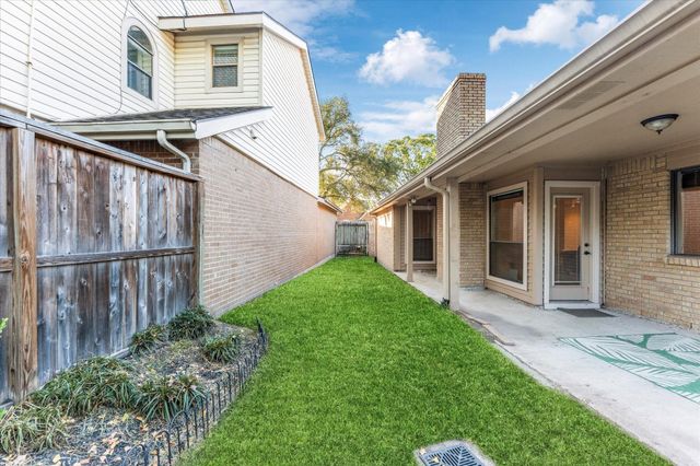 7238 N Hearthstone Green Drive, Houston, TX 77095