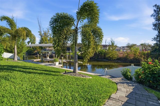 2115 SW 17TH PLACE, Cape Coral, FL 33991