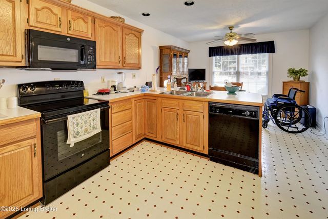 410 Old Towne Rd, Louisville, KY 40214