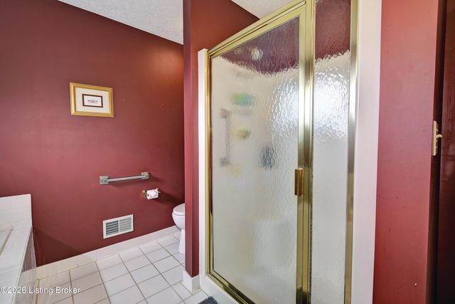 410 Old Towne Rd, Louisville, KY 40214