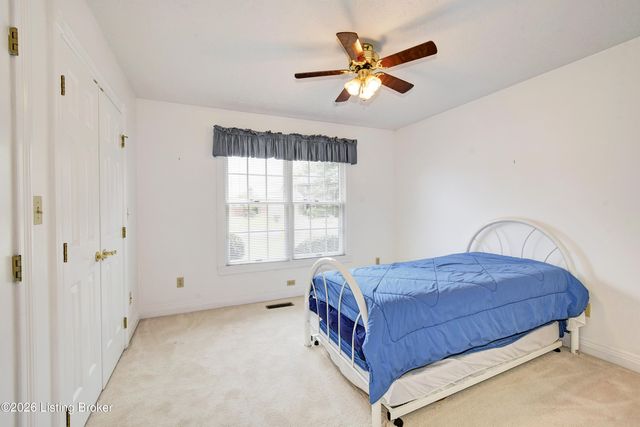 410 Old Towne Rd, Louisville, KY 40214