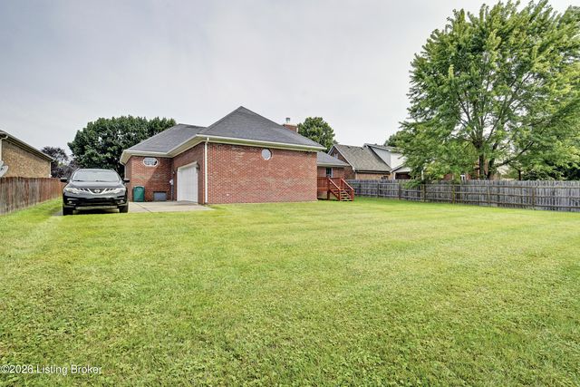 410 Old Towne Rd, Louisville, KY 40214