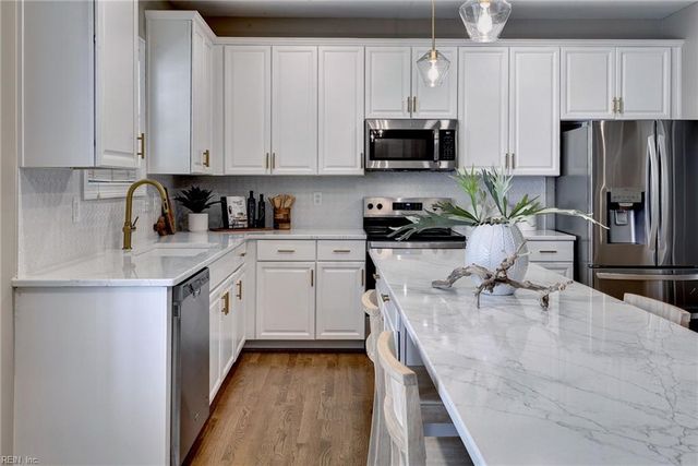 4032 Thorngate DR, Williamsburg, VA 23188
