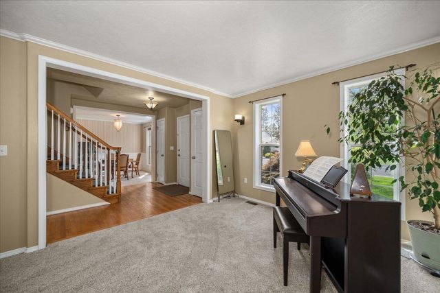 805 E Blackhawk Dr, Spokane, WA 99208