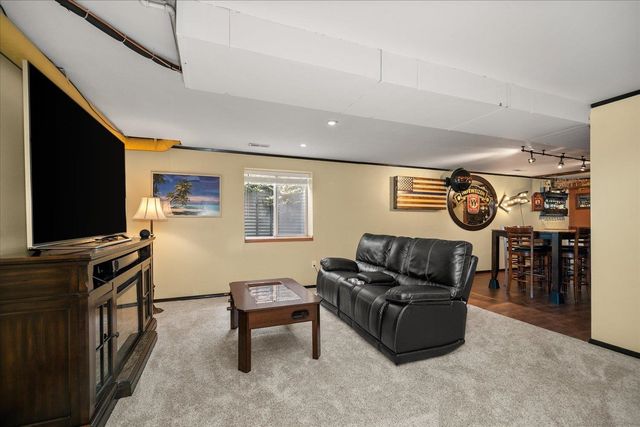 805 E Blackhawk Dr, Spokane, WA 99208