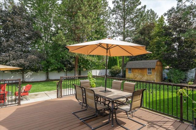 805 E Blackhawk Dr, Spokane, WA 99208