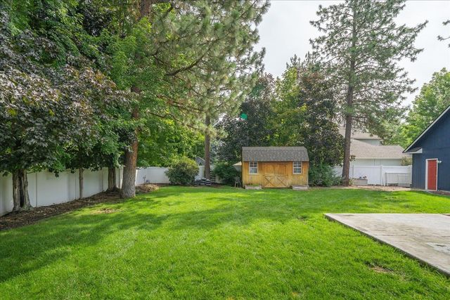 805 E Blackhawk Dr, Spokane, WA 99208