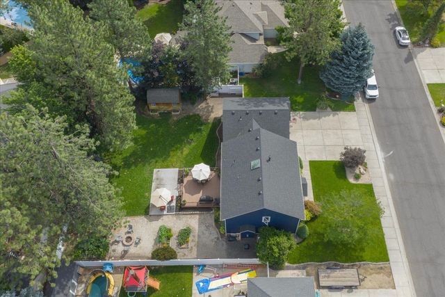 805 E Blackhawk Dr, Spokane, WA 99208