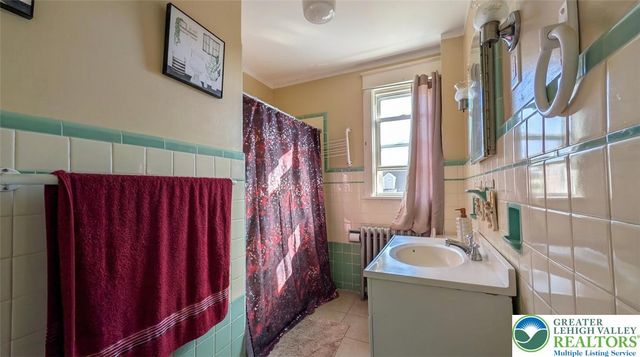 560 South Benner Avenue, Fountain Hill Boro, PA 18015