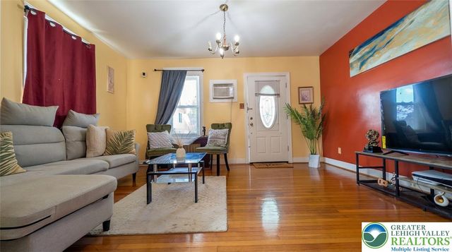 560 South Benner Avenue, Fountain Hill Boro, PA 18015