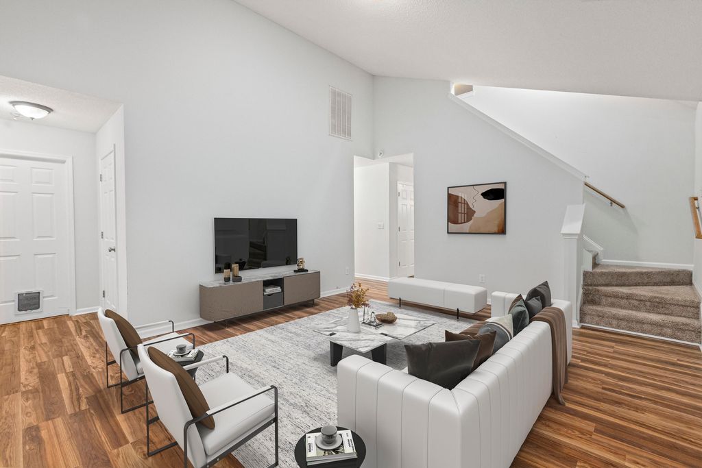 Image 5 of property listing at 119 Patriot Lane, Summerville, SC 29486