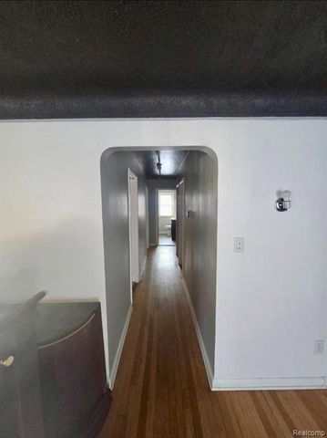 18481 Plainview Avenue, Detroit, MI 48219