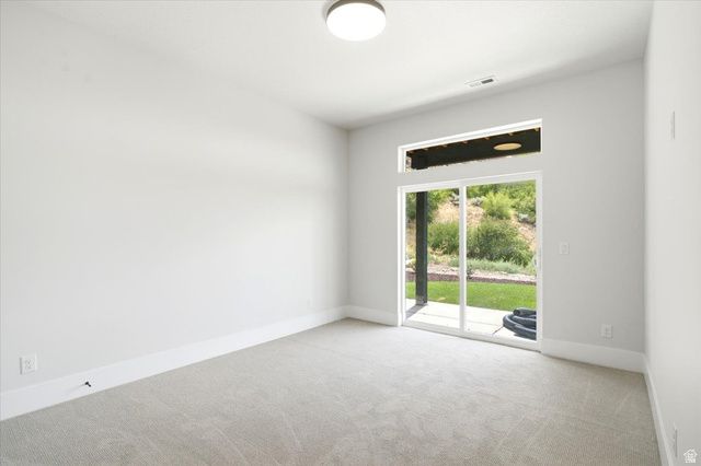 571 S ELENA LN, Ogden, UT 84404