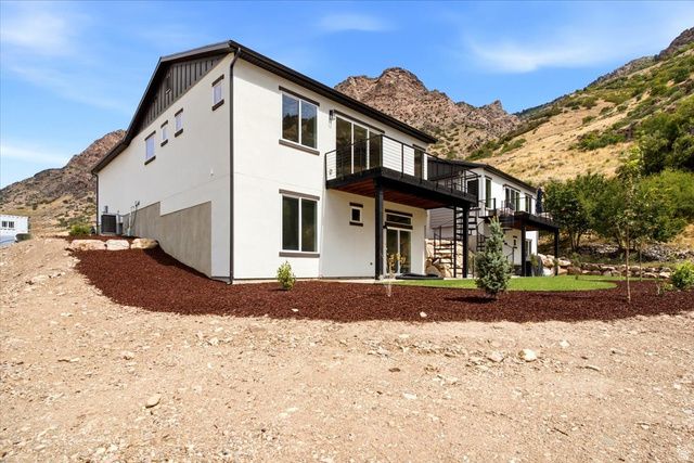 571 S ELENA LN, Ogden, UT 84404