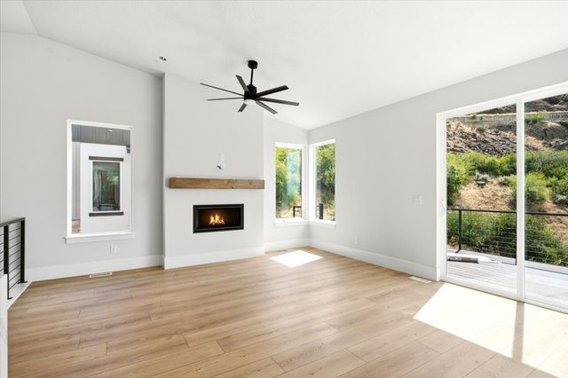 571 S ELENA LN, Ogden, UT 84404