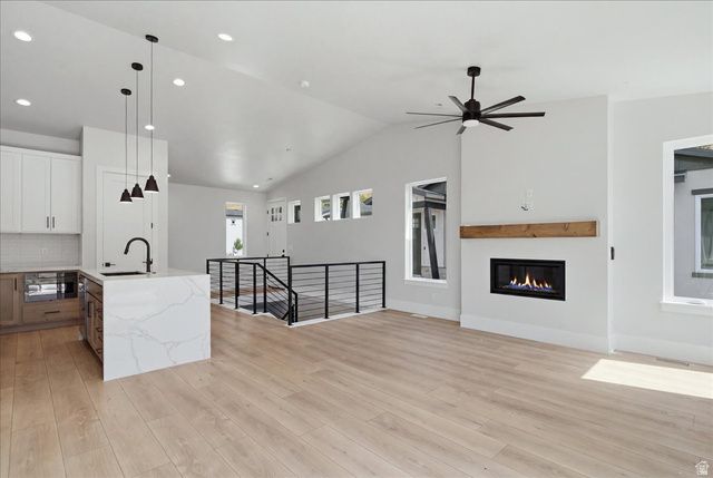 571 S ELENA LN, Ogden, UT 84404