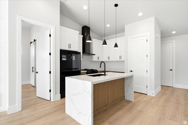 571 S ELENA LN, Ogden, UT 84404