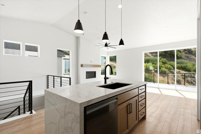 571 S ELENA LN, Ogden, UT 84404