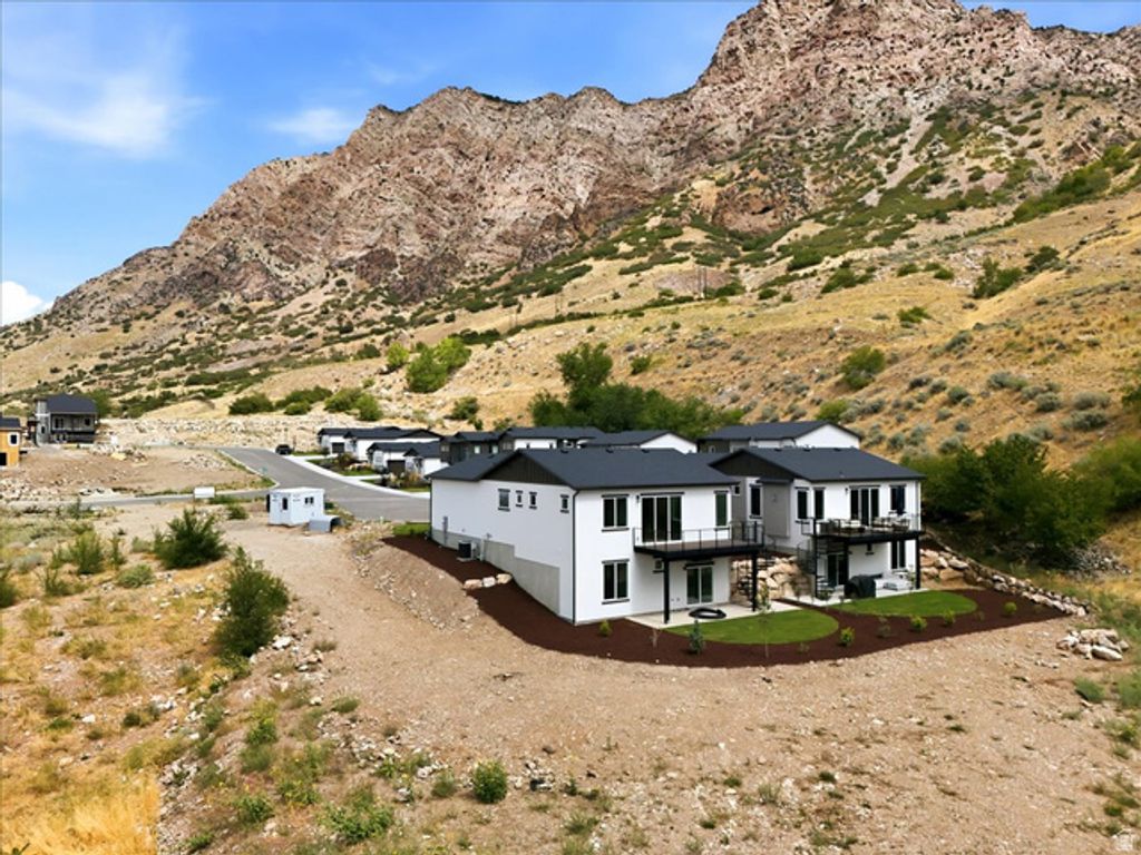 571 S ELENA LN, Ogden, UT 84404 — photo 2