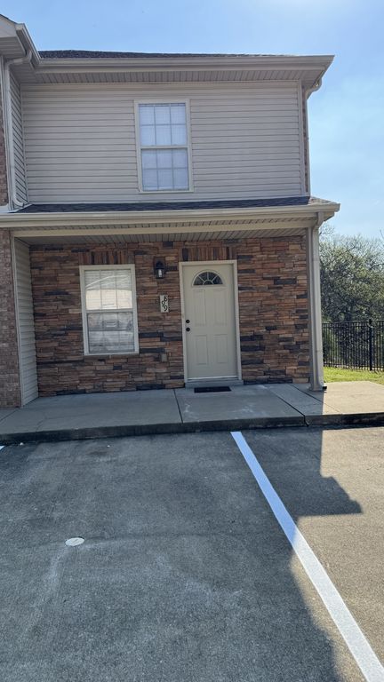 899 Branch Rd, Clarksville, TN 37043
